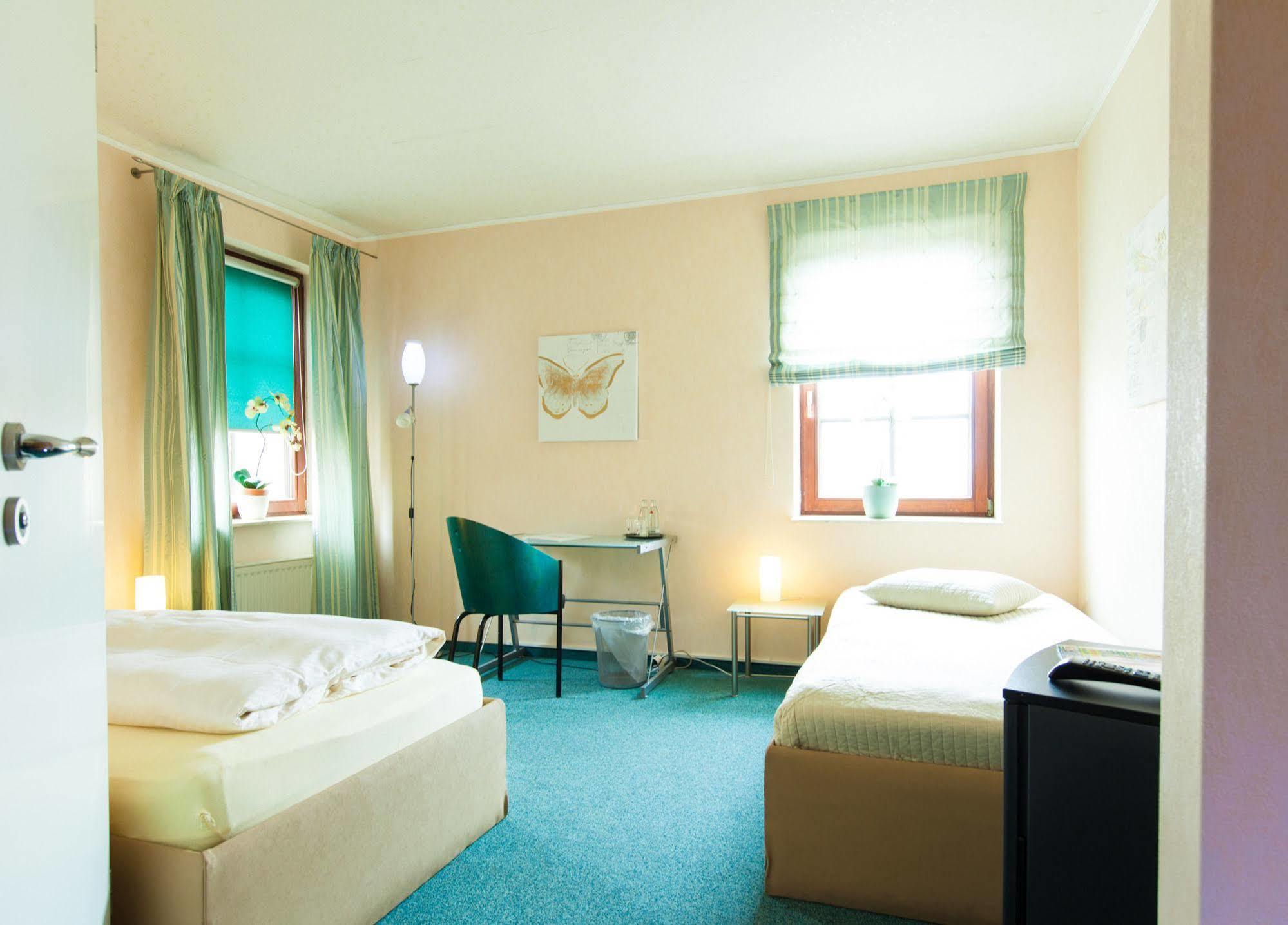 Garni-Hotel An Der Weide Berlim Exterior foto